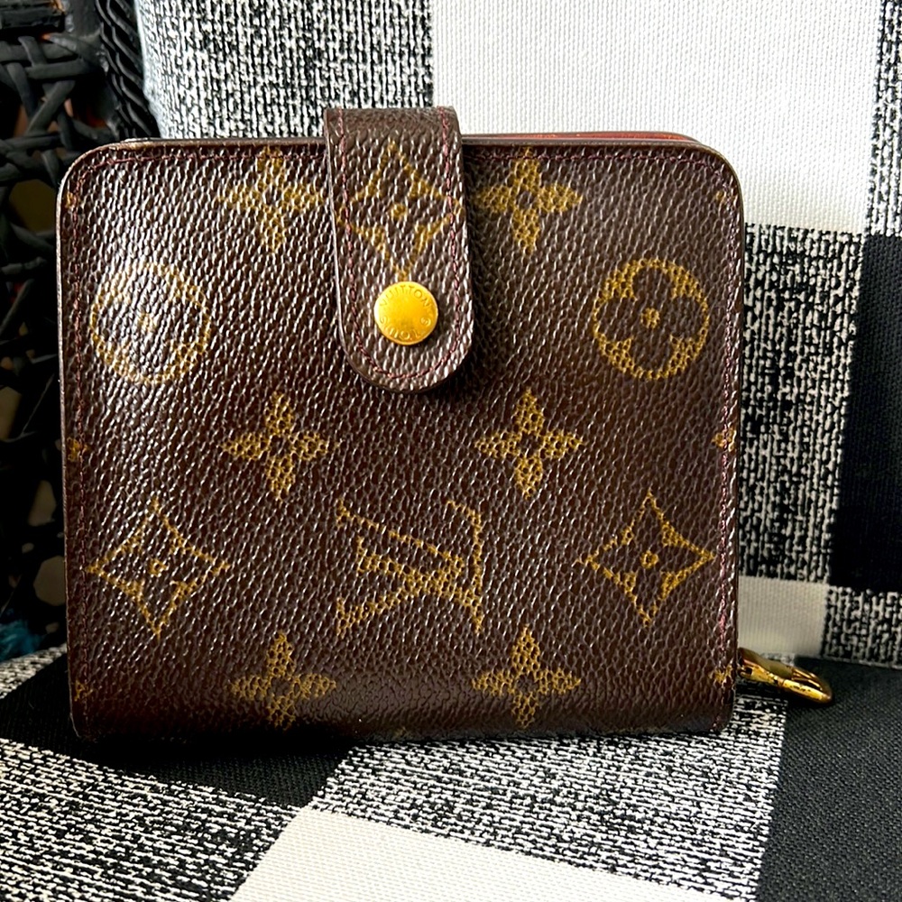 Louis Vuitton Monogram Compact Zip Bifold